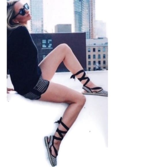 TOMS women's shoes Bella espadrille sandals beachy cruise vacation NWT 7.5 - Picture 2 of 12